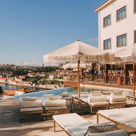 Torel Avantgarde Porto Exterior photo The hotel's rooftop pool