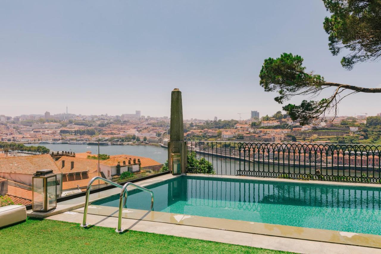 Torel Avantgarde Porto Exterior photo The swimming pool at the hotel
