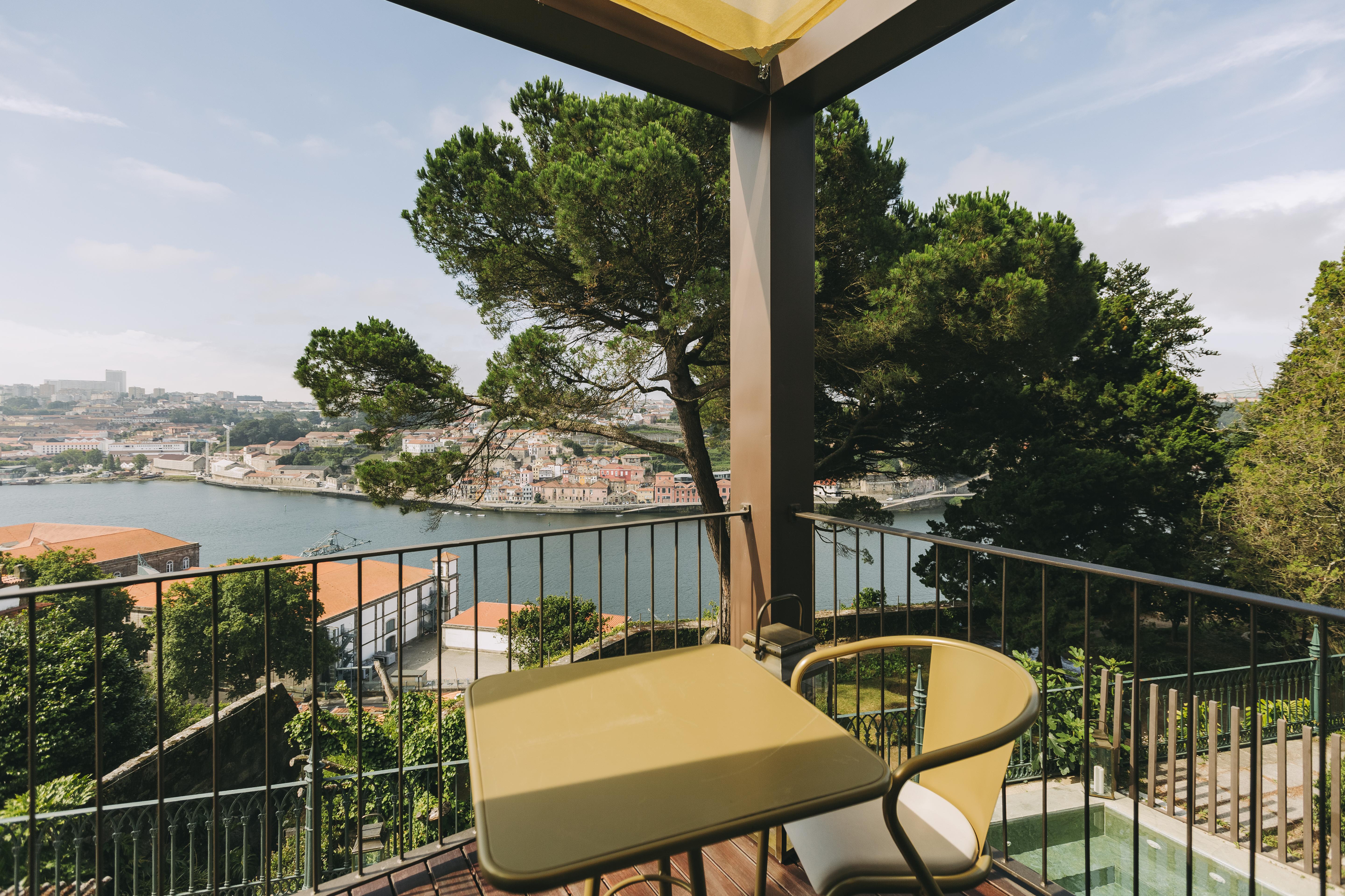 Torel Avantgarde Porto Exterior photo A balcony